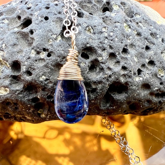 Handmade Blue Kyanite Pendant Solid 14K White Gold , Wire Wrapped - no chain - Picture 4 of 9